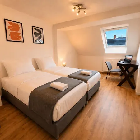 Modernes Bis Zu 8 Personen - 3 Schlafzimmer, Schlafsofa, Wifi, Self Check-in Daire