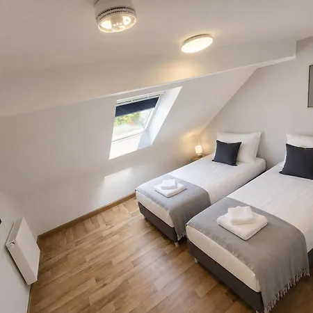 Daire Modernes Bis Zu 8 Personen - 3 Schlafzimmer, Schlafsofa, Wifi, Self Check-in *