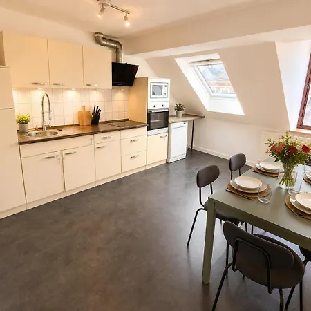 Daire Modernes Bis Zu 8 Personen - 3 Schlafzimmer, Schlafsofa, Wifi, Self Check-in *