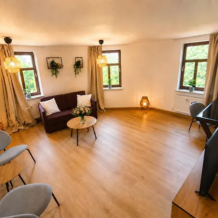 Modernes Bis Zu 8 Personen - 3 Schlafzimmer, Schlafsofa, Wifi, Self Check-in * Chemnitz